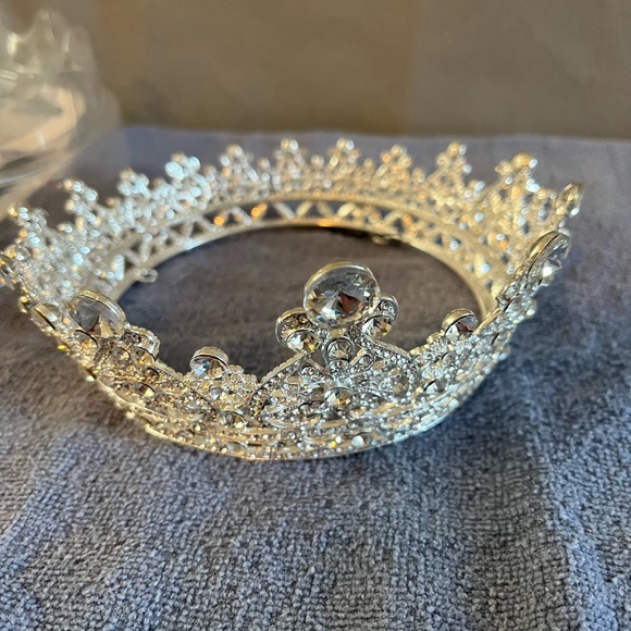 Silver and Rhinestone Crown (5 inches around) - Picture 3 of 5
